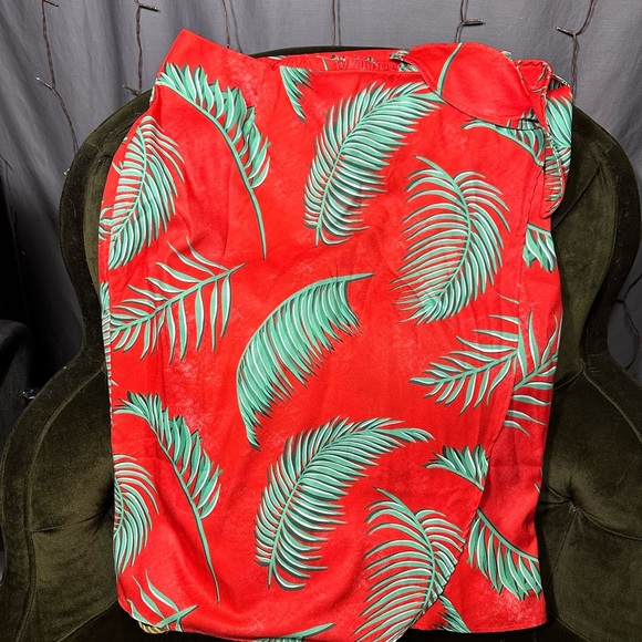 PUG TIKI SKIRT - Picture 1 of 2